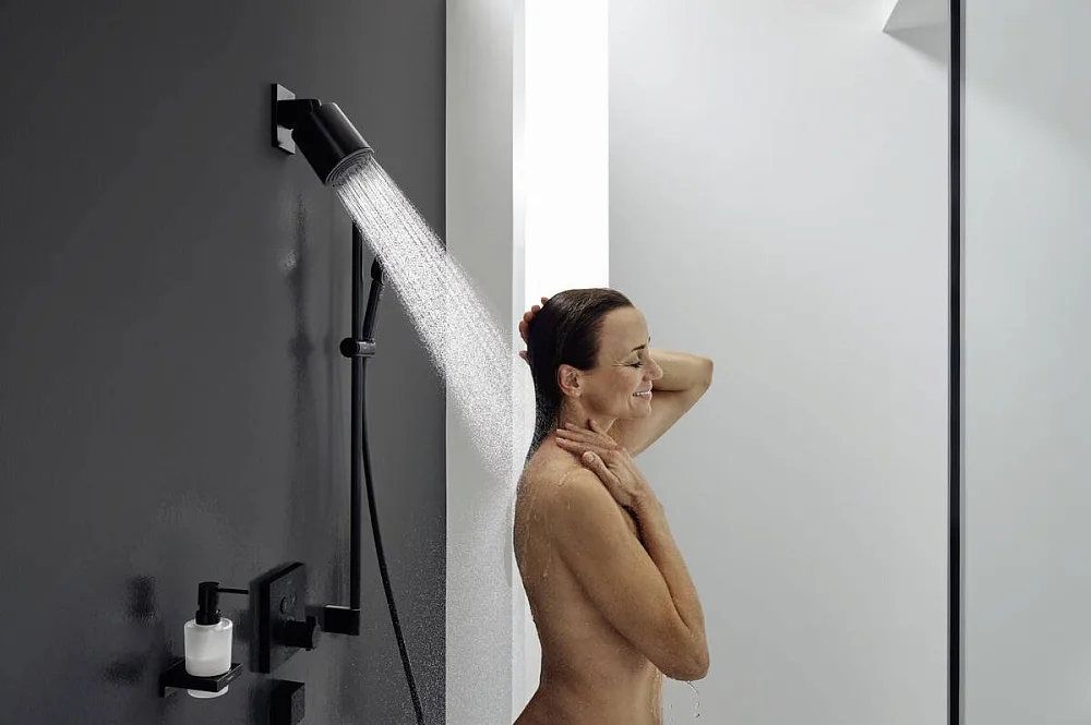 Кронштейн для верхнего душа Hansgrohe Pulsify 105 24139670 матовый черный Sancos — официальный сайт