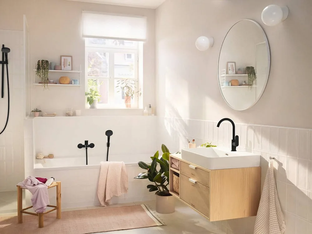 Смеситель для ванны с душем Hansgrohe Rebris S 72440670, черный матовый Sancos — официальный сайт
