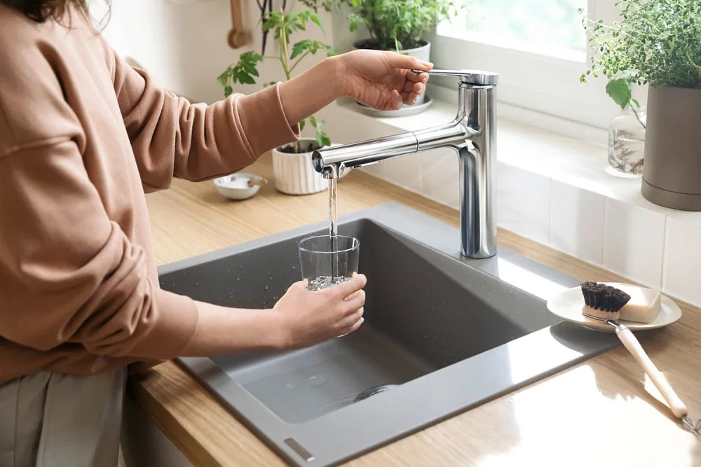 Смеситель для кухни Hansgrohe Zesis M33 74801000 хром Sancos — официальный сайт