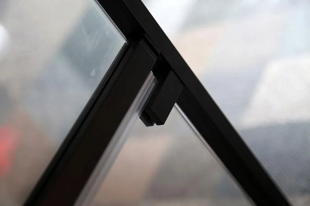 Душевая дверь в нишу Cezares Urban B 12 110 C Nero профиль черный, стекло прозрачное Sancos — официальный сайт