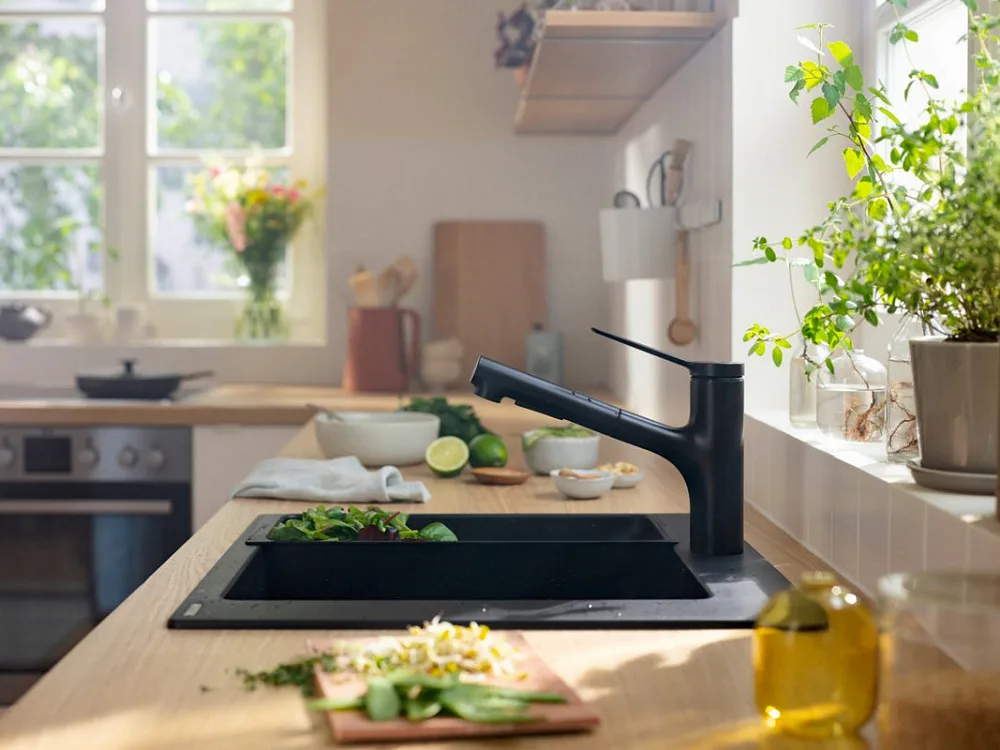 Смеситель для кухни Hansgrohe Zesis M33 74800670 черный матовый Sancos — официальный сайт