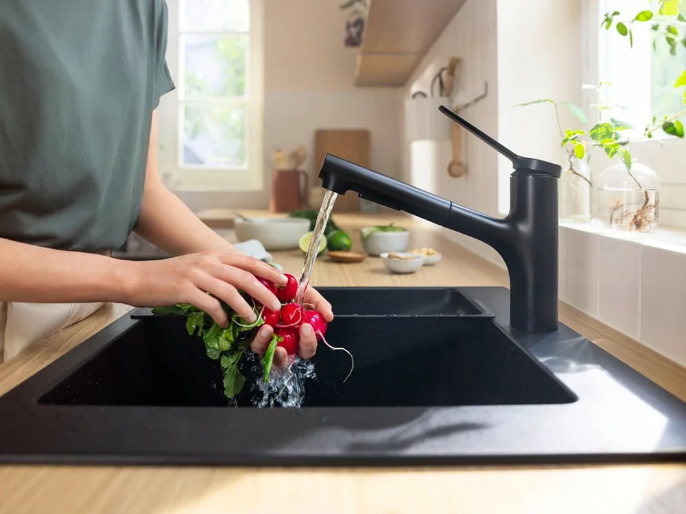 Смеситель для кухни Hansgrohe Zesis M33 74800670 черный матовый Sancos — официальный сайт