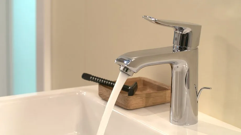 Смеситель для раковины Hansgrohe Metris 31080000 Sancos — официальный сайт