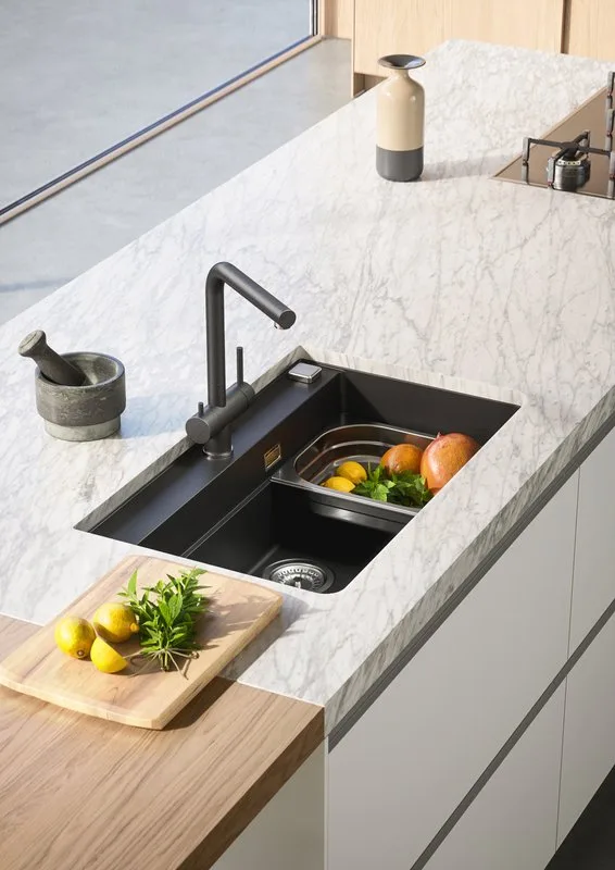 Смеситель для кухни Alveus Aquila 1139808 черный Sancos — официальный сайт