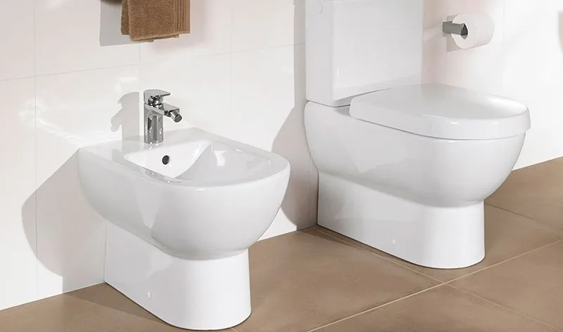 Крышка-сиденье Villeroy & Boch Subway 9M55 S101 с микролифтом, петли хром Sancos — официальный сайт