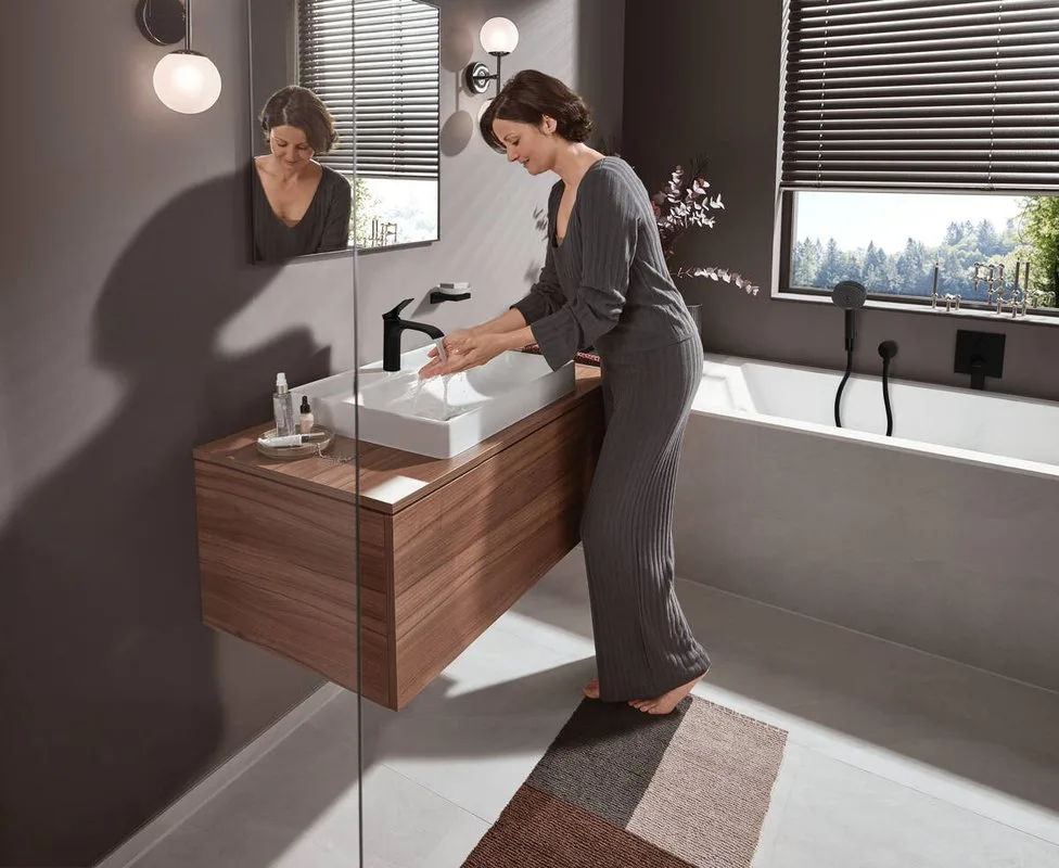 Душевая лейка Hansgrohe Pulsify Relaxation 105 3jet 24110670 матовый черный Sancos — официальный сайт