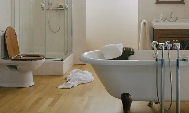 Унитаз-компакт напольный Villeroy & Boch Hommage 666210R1 772111R1 альпийский белый, орех Sancos — официальный сайт