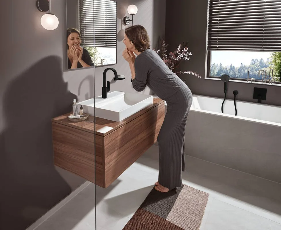 Смеситель для раковины Hansgrohe Vivenis Vivenis 75032670 матовый черный Sancos — официальный сайт