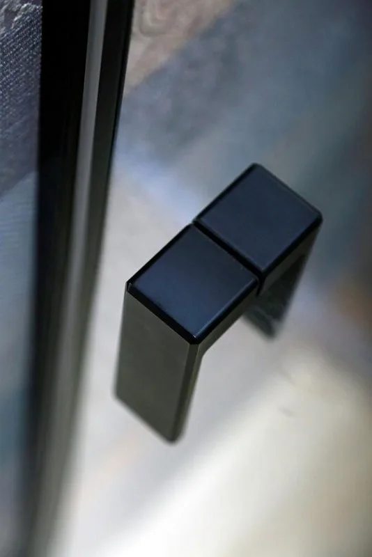 Душевая дверь в нишу Cezares Urban B 12 110 C Nero профиль черный, стекло прозрачное Sancos — официальный сайт