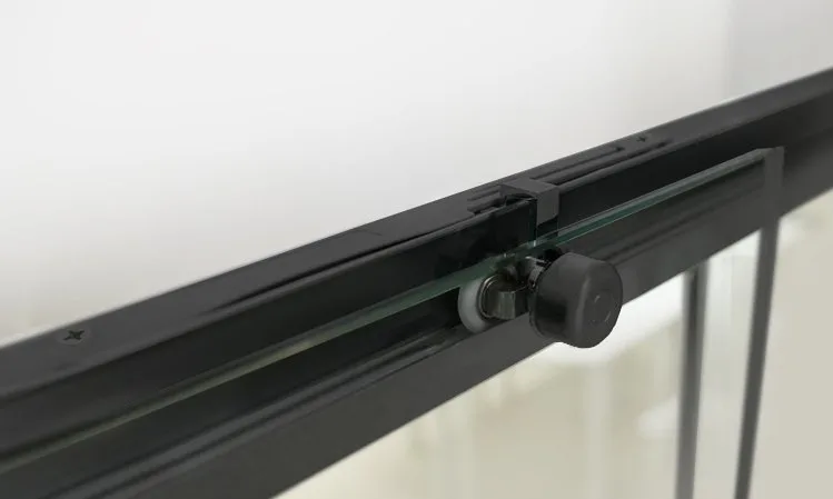 Душевой уголок RGW Leipzig LE-12B+80 см (117-121)x80x195 профиль черный матовый, стекло прозрачное Sancos — официальный сайт