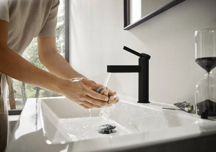 Смеситель для раковины Hansgrohe Finoris 110 76020670 матовый черный Sancos — официальный сайт