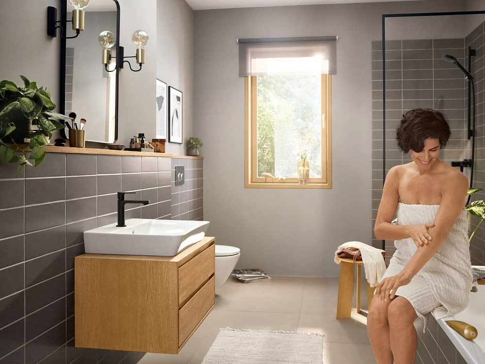 Смеситель для раковины Hansgrohe Rebris E 72557670 с донным клапаном, черный матовый