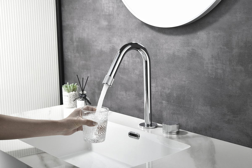 Смеситель для раковины Black&White Gravity 7108C chrome
