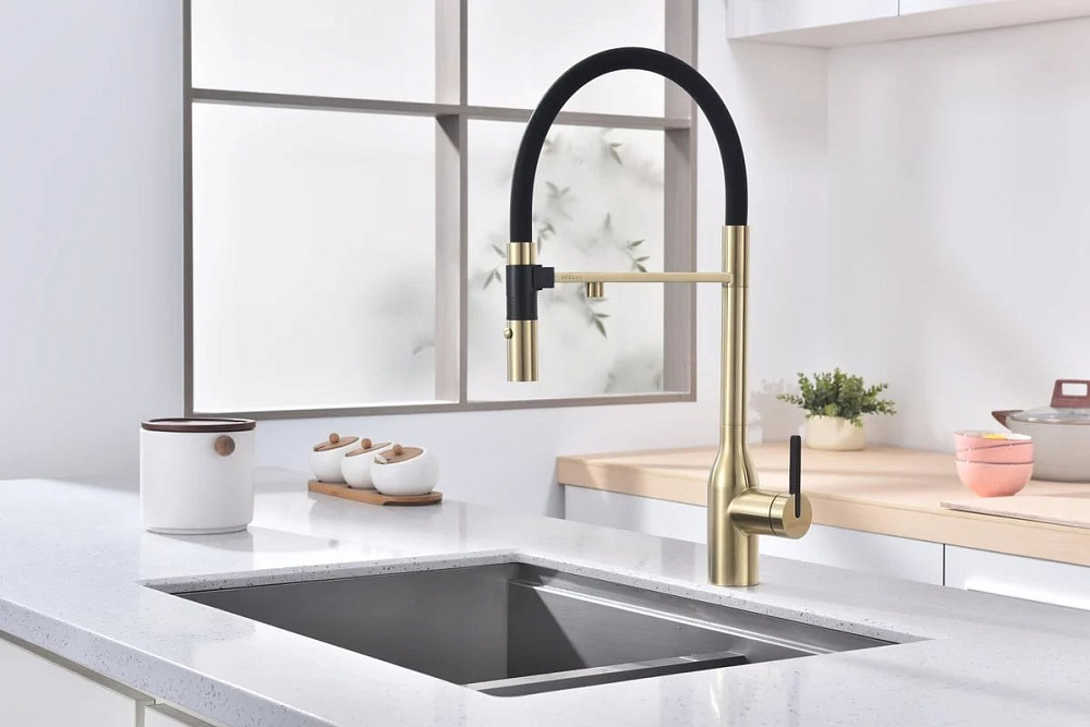 Смеситель для кухни Paulmark Magneto One Ma213188-LG, светлое золото