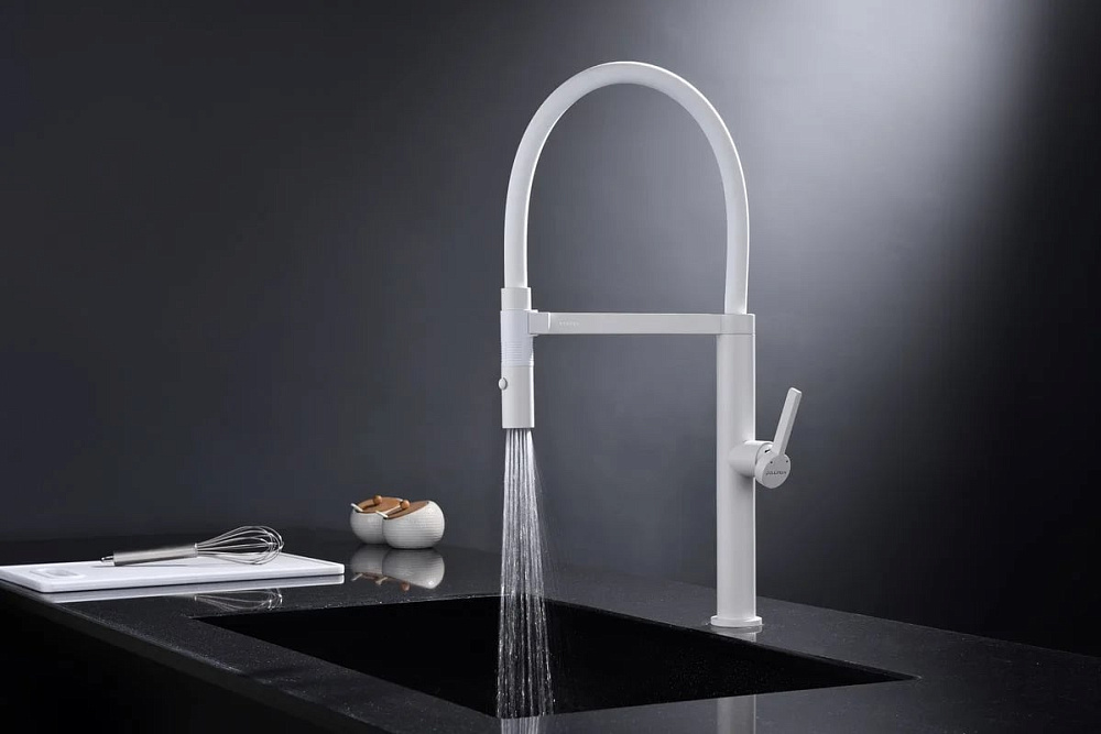 Смеситель для кухни Paulmark Leader Le214101-WH, белый матовый, с гибким изливом