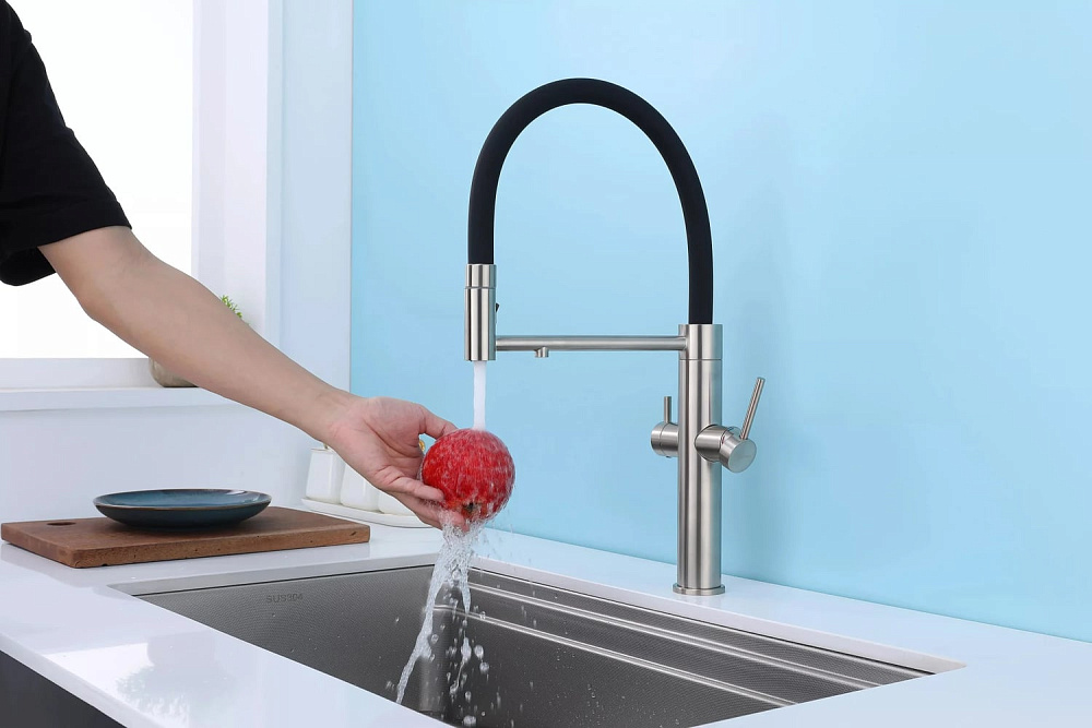 Смеситель для кухни Paulmark Nexus Ne213999-BS с гибким изливом, брашированная сталь