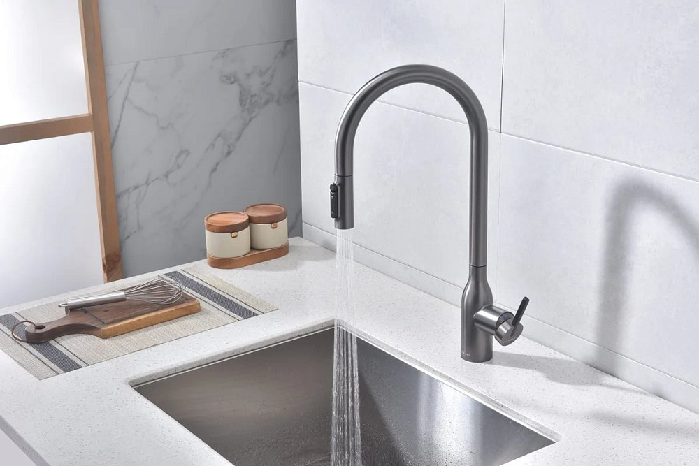 Смеситель для кухни Paulmark Universal Un213880-GM вороненая сталь