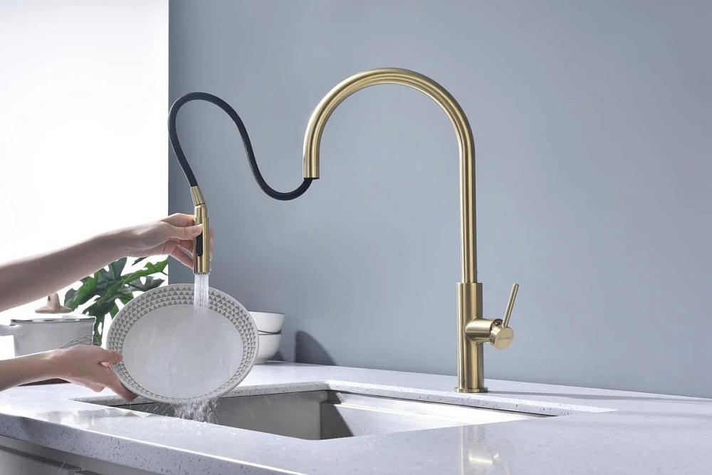 Смеситель для кухни Paulmark Senso Se215180-SBG светлое брашированное золото