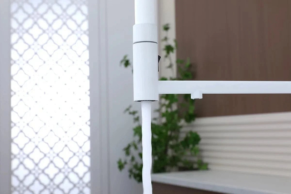 Смеситель для кухни Paulmark Ganymede Ga213199-WH с гибким изливом, белый матовый