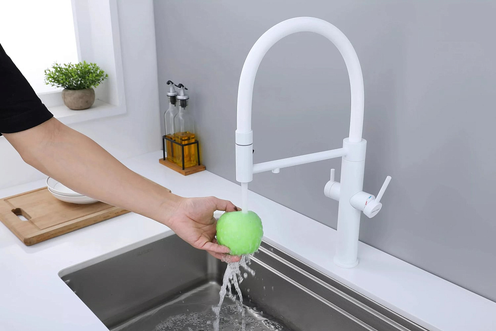 Смеситель для кухни Paulmark Nexus Ne213999-WH с гибким изливом, белый матовый