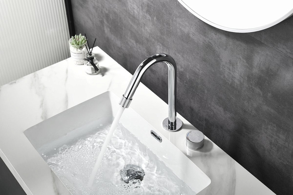Смеситель для раковины Black&White Gravity 7108C chrome