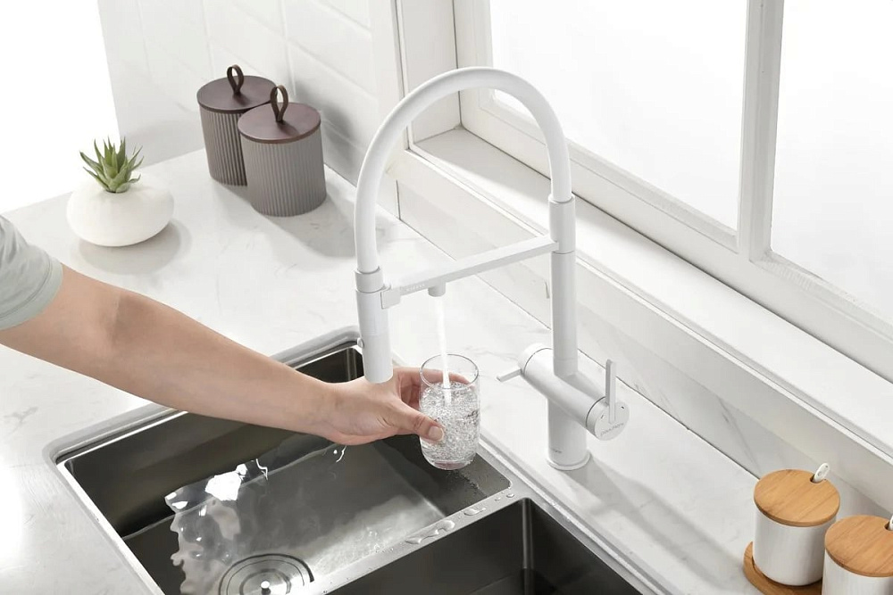 Смеситель для кухни Paulmark Gravity Gr213888-WH, белый матовый