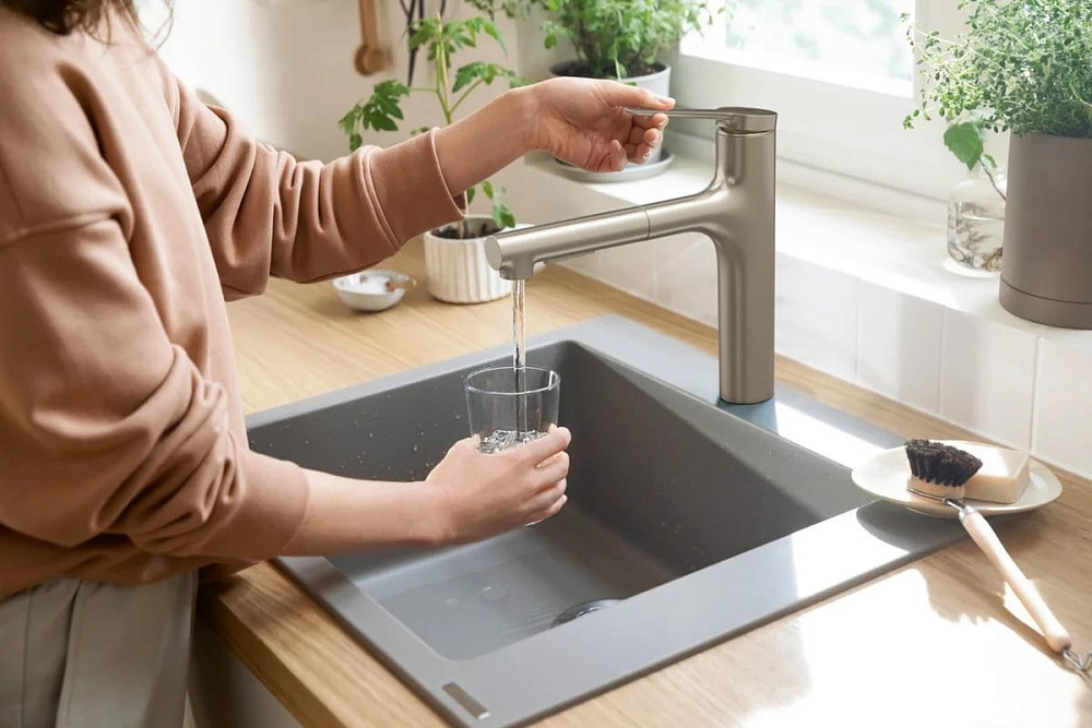 Смеситель для кухни Hansgrohe Zesis M33 74801800 сталь