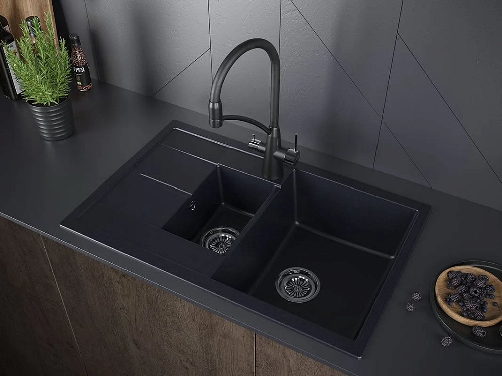 Смеситель для кухни Paulmark Siegen Si213111-418 черный металлик с гибким изливом