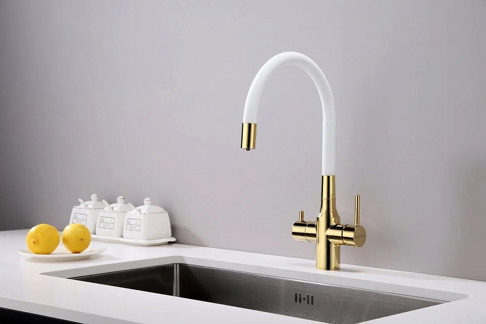 Смеситель для кухни Paulmark Salix 213419-Gw, золото, белый, с гибким изливом