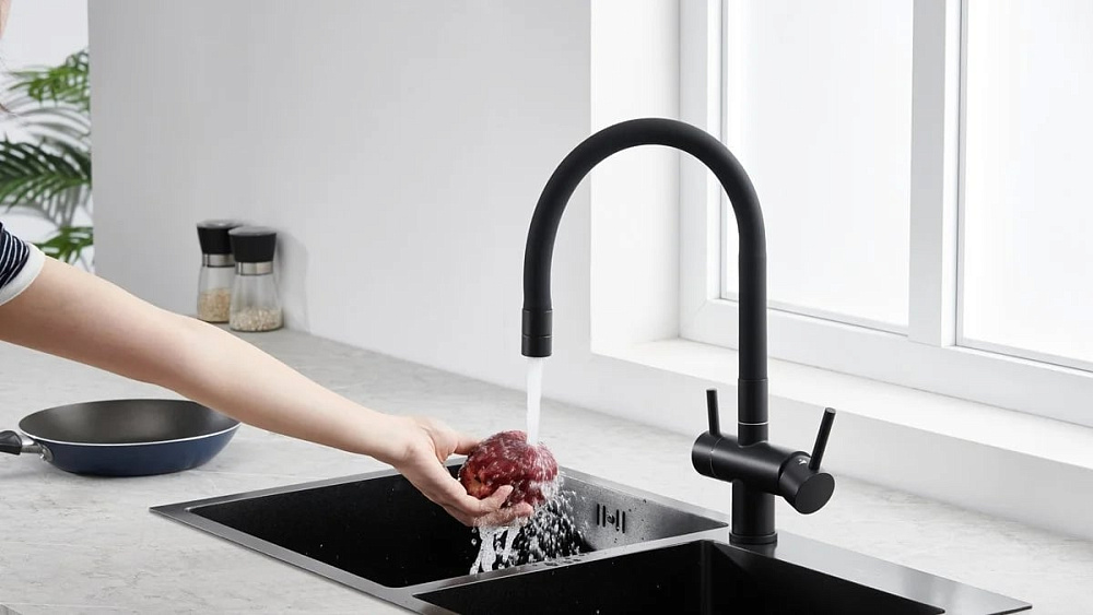 Смеситель для кухни Emar Steel ЕС - 3015 black