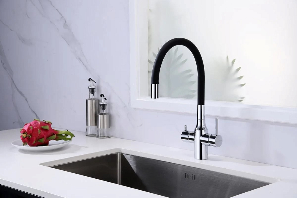 Смеситель для кухни Paulmark Salix 213419-CR, хром, черный, с гибким изливом