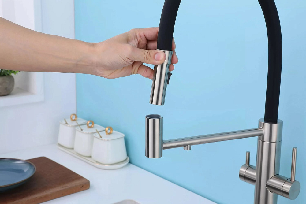 Смеситель для кухни Paulmark Nexus Ne213999-BS с гибким изливом, брашированная сталь