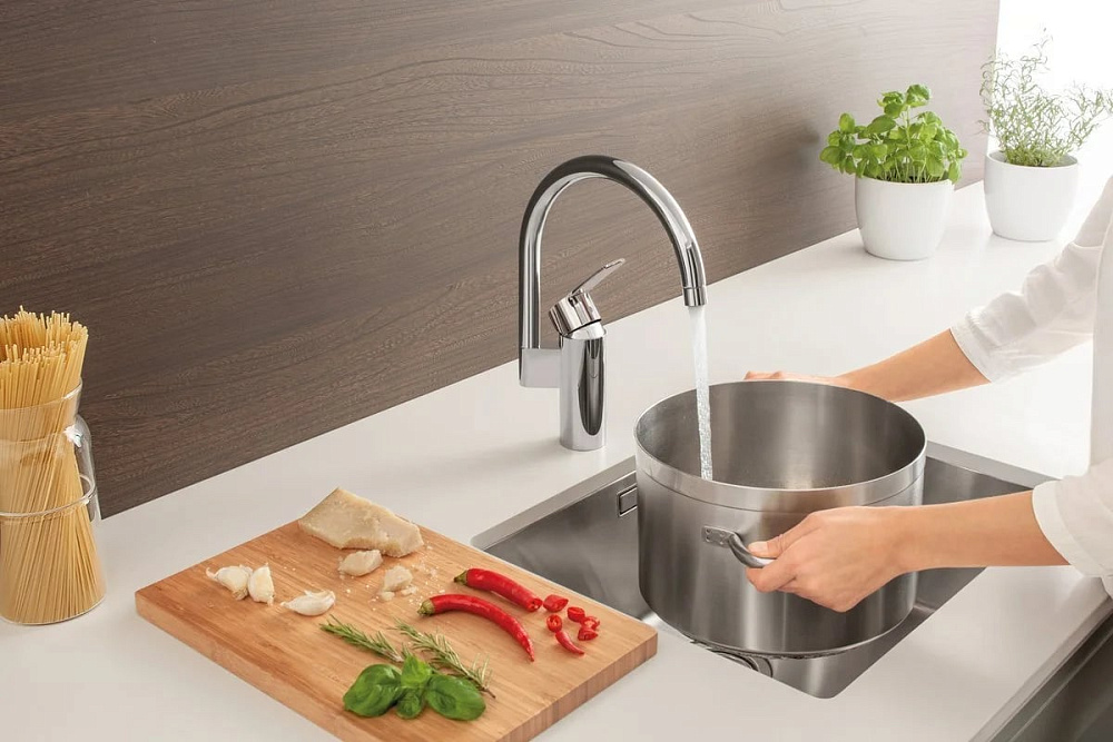 Смеситель для кухни Grohe Eurostyle Cosmopolitan 30221002