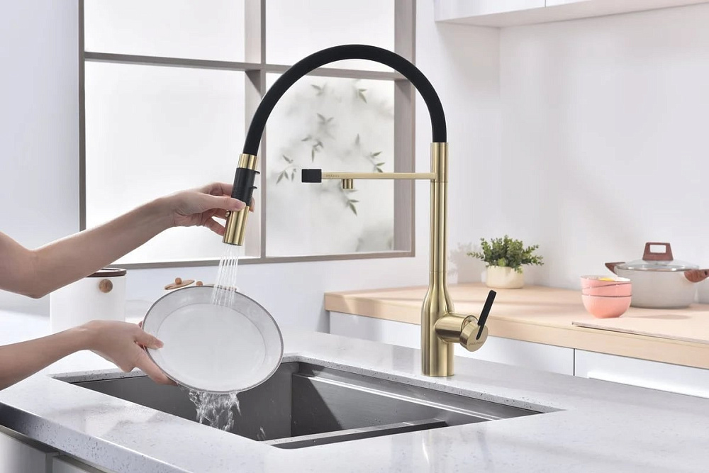 Смеситель для кухни Paulmark Magneto One Ma213188-LG, светлое золото