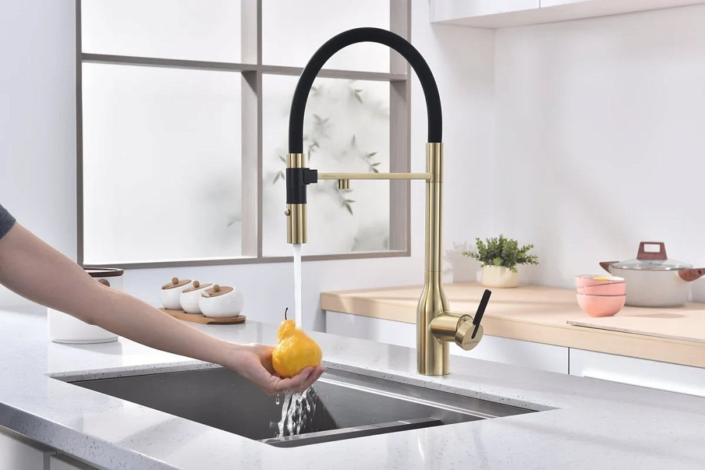 Смеситель для кухни Paulmark Magneto One Ma213188-LG, светлое золото