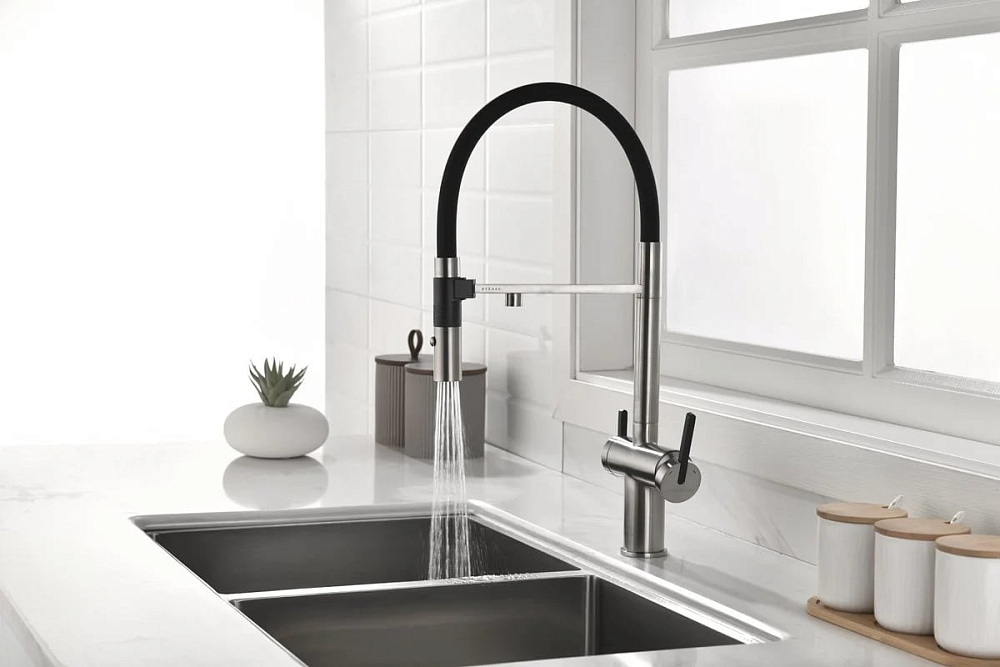 Смеситель для кухни Paulmark Gravity Gr213888-BS, брашированная нерж.сталь
